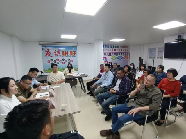 海城镇南门社区首创“夜谈悦好”机制。 受访者供图