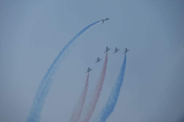 China’s Bayi Aerobatic Team performs at Airshow China 2024 on November 12, 2024. 袁子翔 拍摄