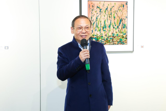 广东省社会科学界联合会专职副主席叶金宝致辞。 广东省社会科学界联合会专职副主席叶金宝致辞。