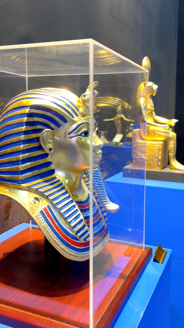 Konouz is the only company in Egypt to be officially certified to produce replicas of Egyptian artifacts.