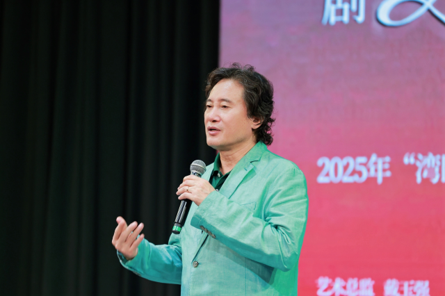 Director of the adapted La Traviata, Dai Yuqiang is a famous tenor, vocal theorist and educator.