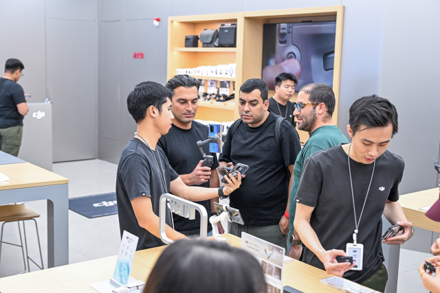 International visitors shopping at the Tianhuan Plaza in Guangzhou.