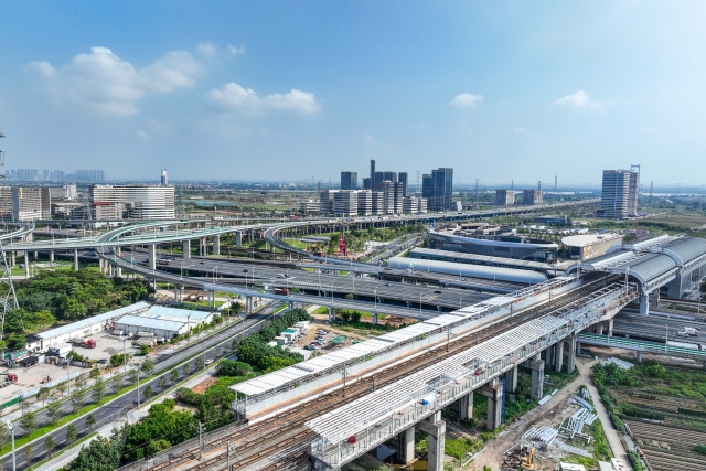 Nanshabei Station Platform Canopy Expansion 通讯员 Liu Wei 供图