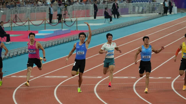 16-year-old girl creates history, as champions of 100m crowned at China’s National Games 郭宏达 拍摄